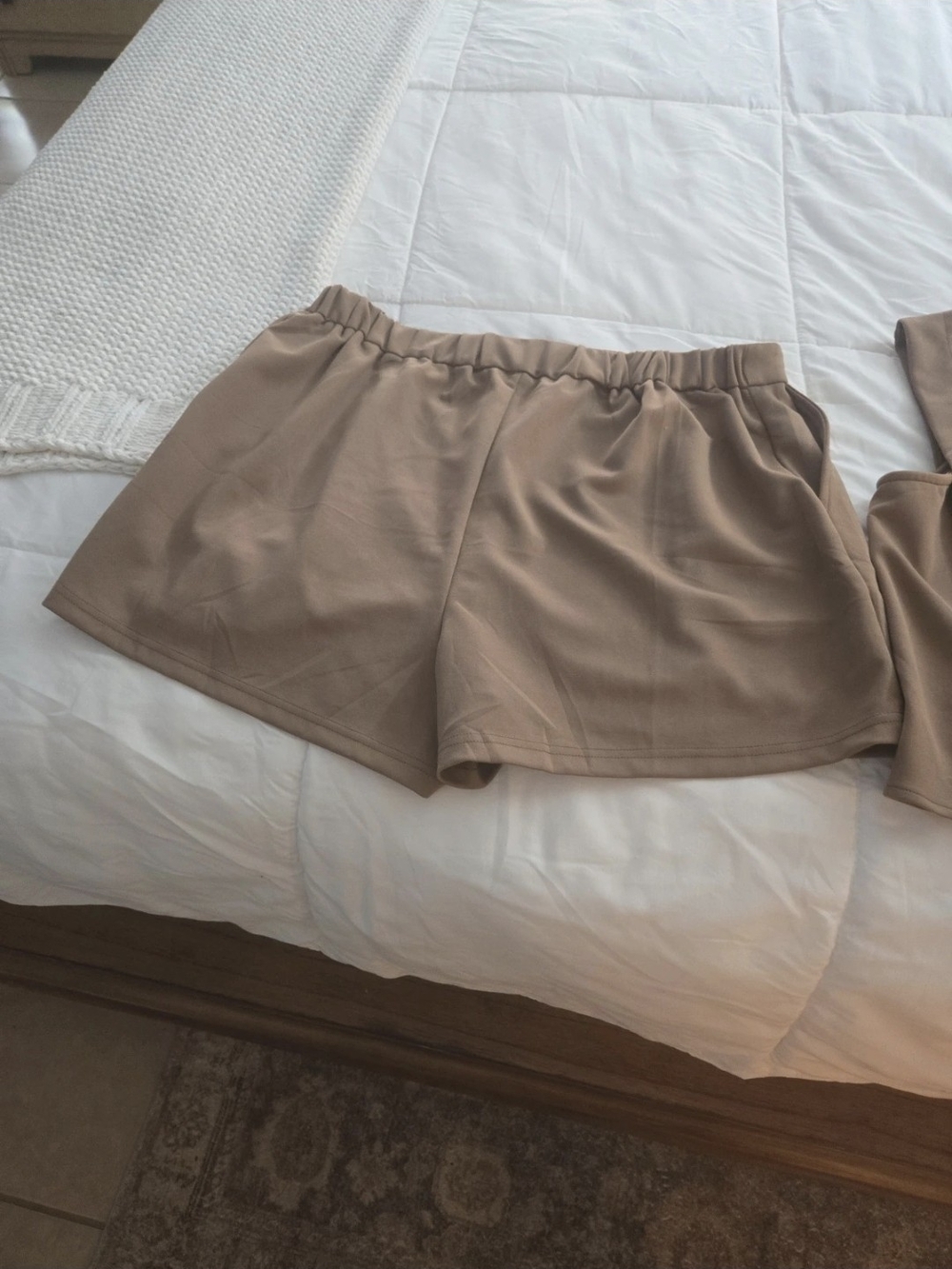 Everyday Elastic-Waist Women’s Shorts Set - Taupe